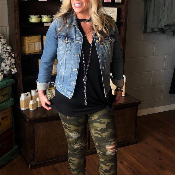 Meet your Posher, April - Picture 4 of 9